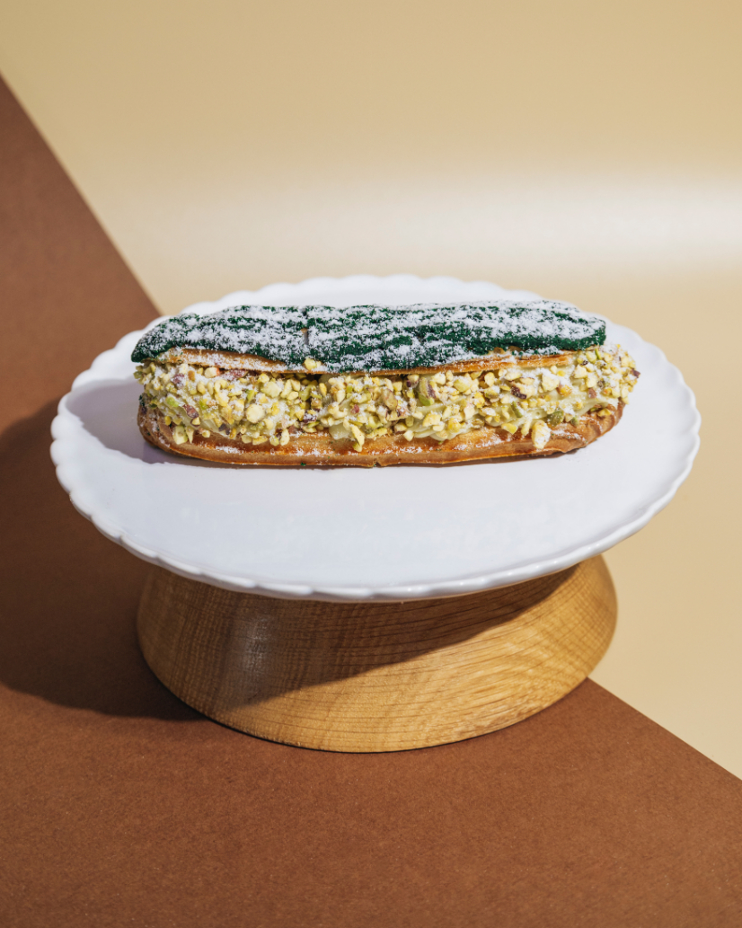 Pistachio Éclair